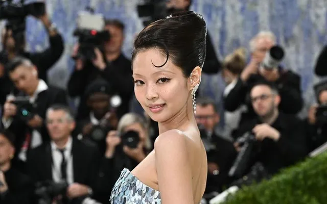 Jennie nhận 16 triệu USD từ công ty riêng trong 2 năm