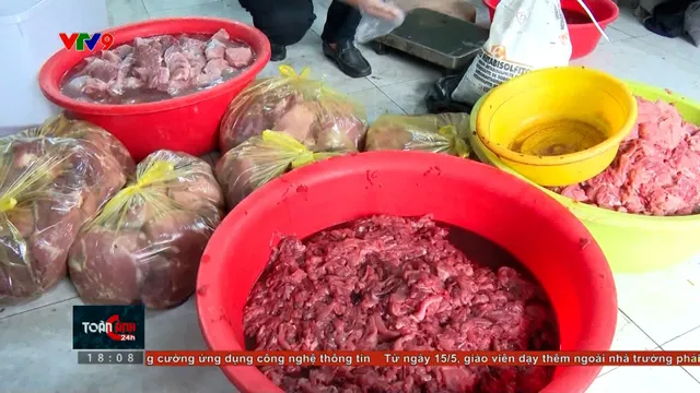 Kinh hoàng thủ đoạn "hô biến" thịt heo thành bò