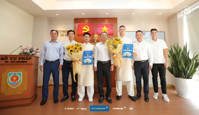 Hai cầu thủ Việt Kiều của CLB Công An TP Hồ Chí Minh chính thức nhận quốc tịch Việt Nam- Ảnh 2. Hai cầu thủ Việt Kiều của CLB Công An TP Hồ Chí Minh chính thức nhận quốc tịch Việt Nam- Ảnh 2.