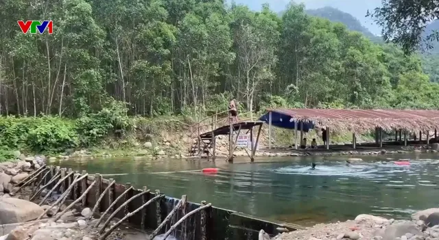 Nhiều đoạn suối ở Huế bị xâm hại để kinh doanh du lịch - Ảnh 1.