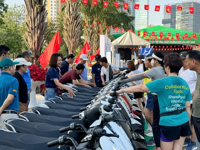 Muốn có mô hình tăng trưởng mới, Việt Nam phải tăng tốc chuyển đổi xanh - Ảnh 3.