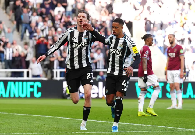 Newcastle thắng áp đảo, West Ham chạm “cửa tử” xuống hạng- Ảnh 1. Newcastle thắng áp đảo, West Ham chạm “cửa tử” xuống hạng- Ảnh 1.