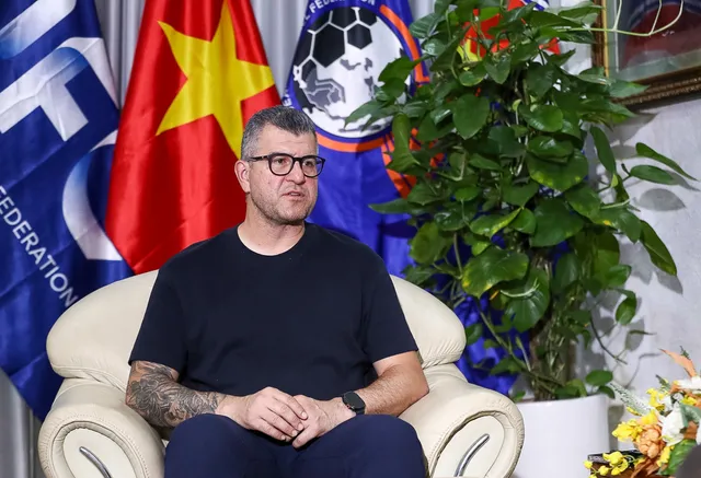 HLV Cristiano Roland: “Tinh thần chiến đấu là sức mạnh lớn nhất của U17 Việt Nam”- Ảnh 1. HLV Cristiano Roland: “Tinh thần chiến đấu là sức mạnh lớn nhất của U17 Việt Nam”- Ảnh 1.
