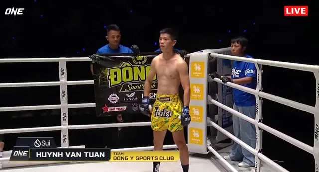 Huỳnh Văn Tuấn thua Knock-out đầy tiếc nuối trước Chokpreecha- Ảnh 1. Huỳnh Văn Tuấn thua Knock-out đầy tiếc nuối trước Chokpreecha- Ảnh 1.