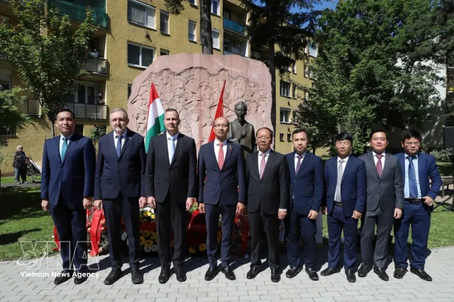 Ho Chi Minh’s thought on international solidarity highlighted in Hungary - Ảnh 1.