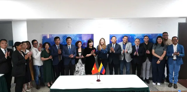 VTV’s International Programs   Department and TeleSUR sign a cooperation agreement - Ảnh 8.