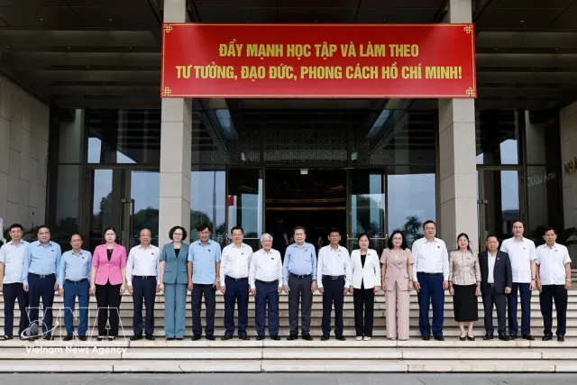 Top legislator demands stronger policy response for ethnic minority regions - Ảnh 1.