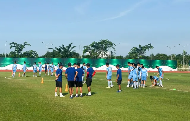 U19 Việt Nam tập buổi đầu tiên tại Indonesia, sẵn sàng cho giải Đông Nam Á- Ảnh 1.