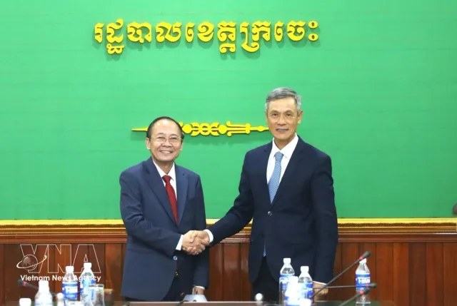 Vietnam promotes cooperation with Cambodias northeastern provinces - Ảnh 1.