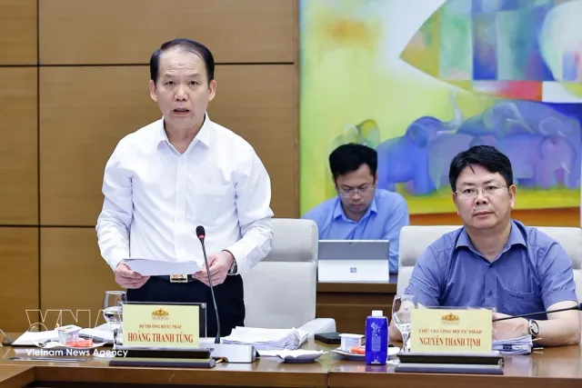 Comprehensive legal review constitutes a strategic step for development: NA Chairman - Ảnh 1.