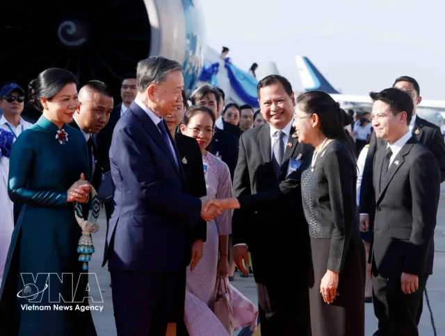 Party General Secretary, State President arrives in Bangkok, continuing official visit to Thailand - Ảnh 1.