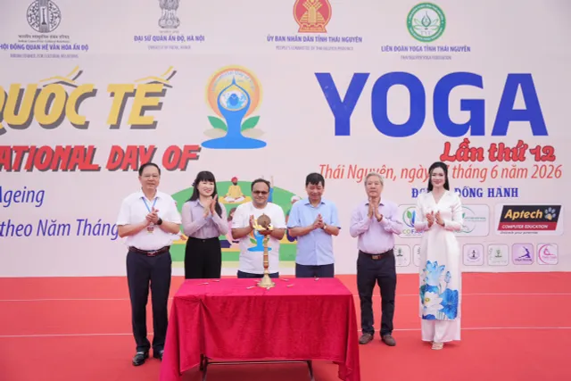 Ngày Quốc tế Yoga 2026 tại Thái Nguyên: Lan tỏa thông điệp "yoga - sống khỏe theo năm tháng"- Ảnh 2.