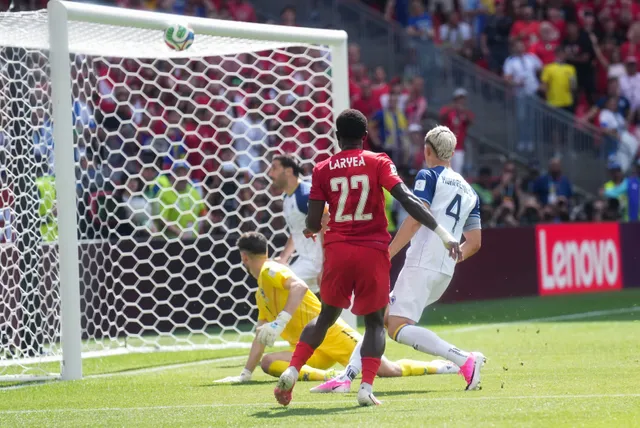 TRỰC TIẾP Canada 0-1 Bosnia & Herzegovina (H2): Xà ngang từ chối bàn thắng - Ảnh 1.