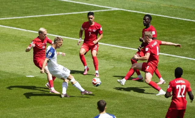 TRỰC TIẾP Canada 0-1 Bosnia & Herzegovina (H1): Áp lực cho đội chủ nhà - Ảnh 1.