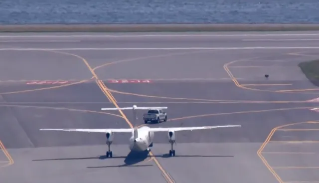Máy bay của Air Canada phải chuyển hướng do cơ trưởng "mất khả năng điều khiển" - Ảnh 1. Máy bay của Air Canada phải chuyển hướng do cơ trưởng "mất khả năng điều khiển" - Ảnh 1.