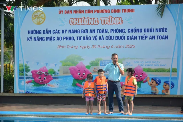 Khơi gợi tinh thần học bơi lội, phòng chống đuối nước và rèn luyện thể thao cho trẻ em trong dịp hè- Ảnh 2. Khơi gợi tinh thần học bơi lội, phòng chống đuối nước và rèn luyện thể thao cho trẻ em trong dịp hè- Ảnh 2.