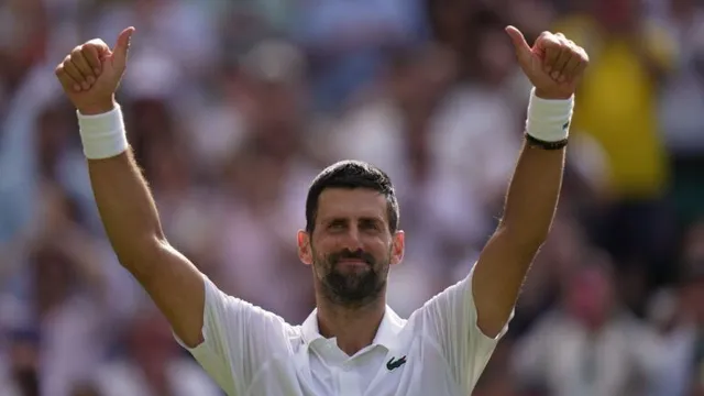 Djokovic lập kỷ lục mới tại Wimbledon, vượt mặt Federer- Ảnh 1.