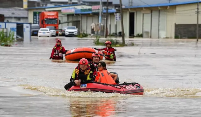 Trung Quốc khẩn trương ứng phó siêu bão BAVI- Ảnh 1. Trung Quốc khẩn trương ứng phó siêu bão BAVI- Ảnh 1.