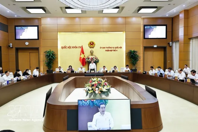 National Assembly Standing Committee convenes fourth session - Ảnh 1.