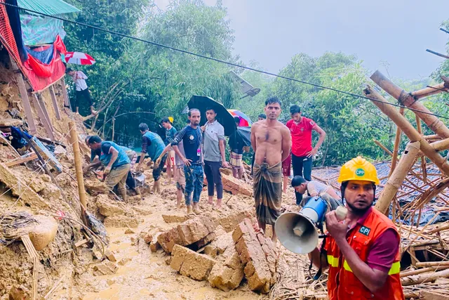 Lũ lụt và sạt lở đất nghiêm trọng tại Bangladesh, ít nhất 44 người thiệt mạng- Ảnh 1. Lũ lụt và sạt lở đất nghiêm trọng tại Bangladesh, ít nhất 44 người thiệt mạng- Ảnh 1.