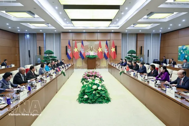 Top Vietnamese, Cambodian legislators reaffirm commitment to deepening bilateral ties - Ảnh 1.