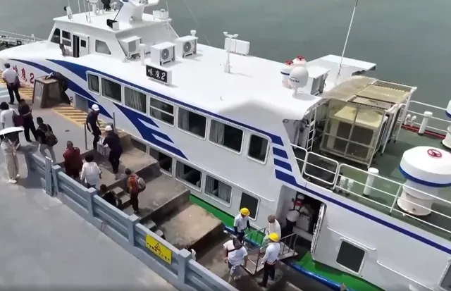 Trung Quốc nâng mức ứng phó khẩn cấp với bão Dolphin- Ảnh 1.