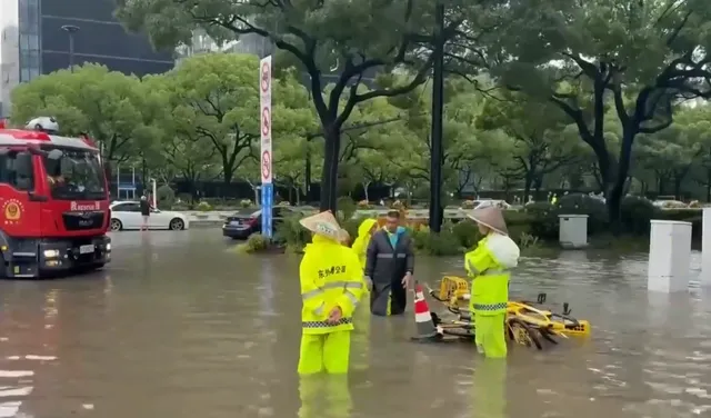 Bão Dolphin đổ bộ Trung Quốc, mang theo mưa lớn và gió mạnh- Ảnh 1. Bão Dolphin đổ bộ Trung Quốc, mang theo mưa lớn và gió mạnh- Ảnh 1.