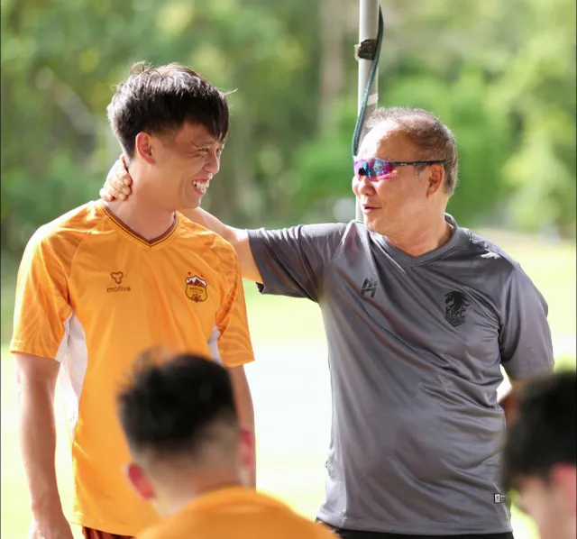 HLV Park Hang-Seo cùng Kanchanaburi thắng đậm HAGL 6-2- Ảnh 2. HLV Park Hang-Seo cùng Kanchanaburi thắng đậm HAGL 6-2- Ảnh 2.