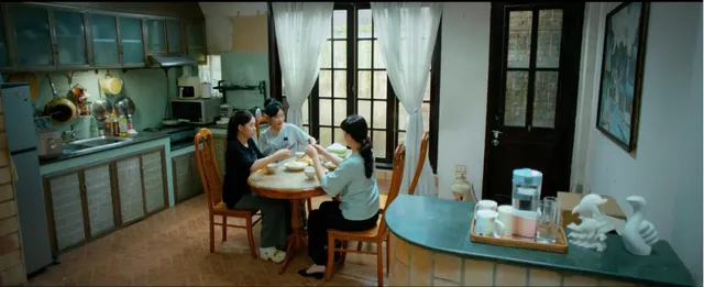 Mùa hè năm ấy - Tập 10: Khánh bị bắt khi chưa kịp tiễn Phương đi du học - Ảnh 3.