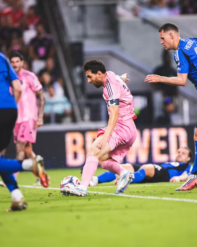 Messi lập poker, Inter Miami thắng đậm Montreal- Ảnh 1. Messi lập poker, Inter Miami thắng đậm Montreal- Ảnh 1.