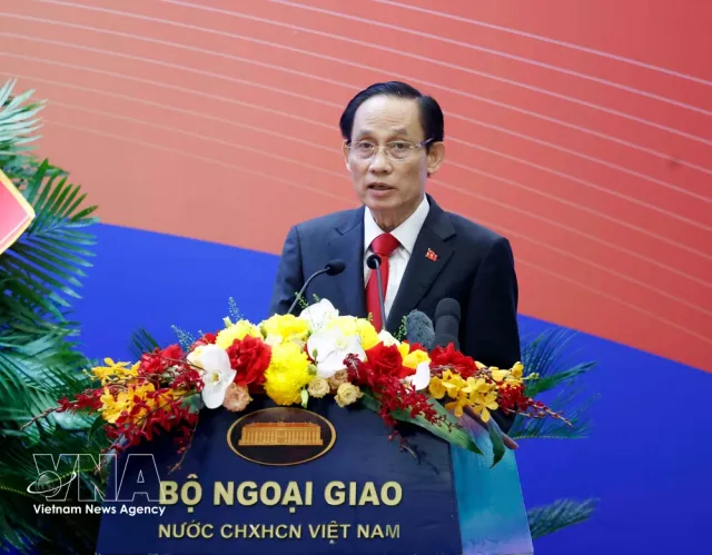 Top leader attends opening of 33rd Diplomatic Conference - Ảnh 1.
