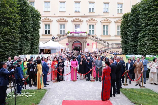 Czech Republic hails Vietnamese community’s role in bilateral ties - Ảnh 1.