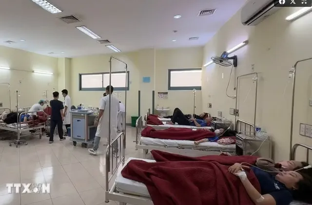 Yêu cầu làm rõ nguyên nhân vụ nghi ngộ độc thực phẩm tại Huế - Ảnh 1.