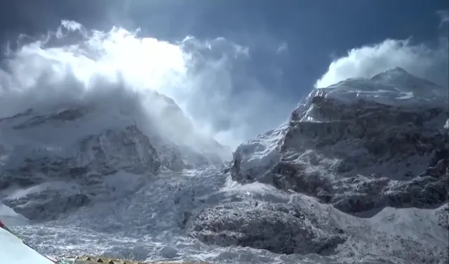 Cảnh báo dãy Himalaya tiến gần "điểm tới hạn"- Ảnh 1. Cảnh báo dãy Himalaya tiến gần "điểm tới hạn"- Ảnh 1.