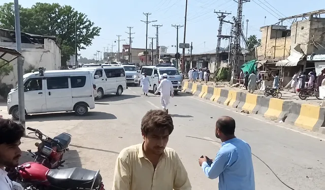 Đánh bom nhằm vào đồn cảnh sát ở Pakistan- Ảnh 1.