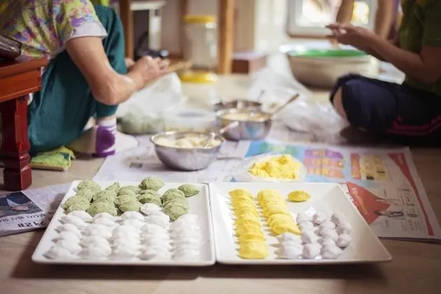 Exploring unique and traditional Mid-Autumn Festival flavors from ...