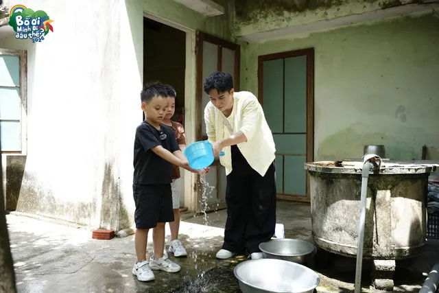 Bùi Công Nam: Đi cùng các em nhỏ, tôi học được cách chậm lại và quan sát nhiều hơn  - Ảnh 6.