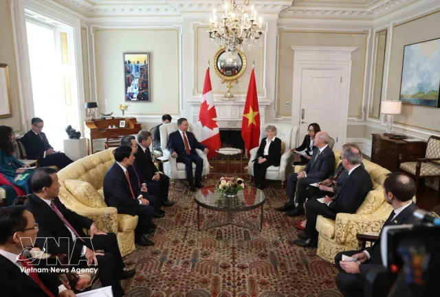 Top leader meets with Governor General of Canada - Ảnh 1.