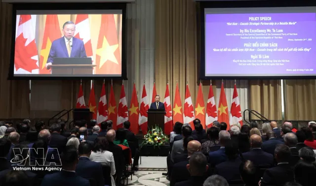 Vietnam ready to work with Canada to build substantive Strategic Partnership: Top leader - Ảnh 1.