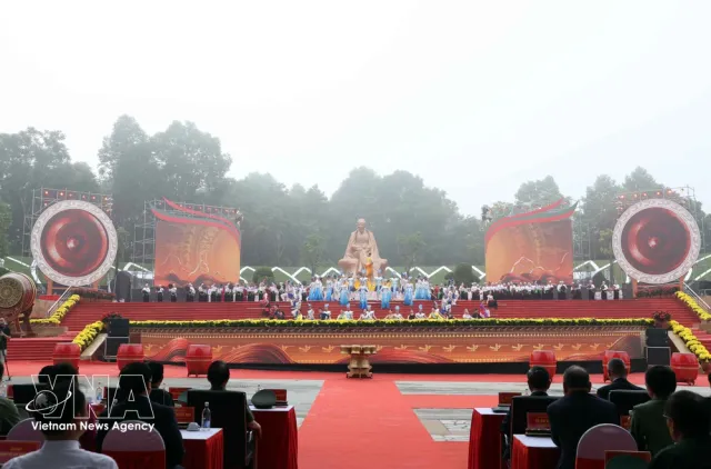 Top leader attends ceremony marking 72 years since President Ho Chi Minh’s visit to Hung Kings Temple - Ảnh 2.