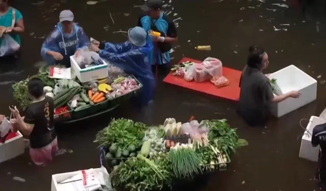 Thiệt hại do lũ lụt tại Thái Lan ước tính hơn 320 triệu USD- Ảnh 1.