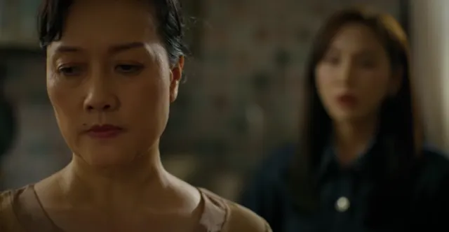 Mùa hè năm ấy - Tập 24: Bà Ngọc nhập viện vì lo nghĩ chuyện tình cảm của Phương với Khánh, Tùng - Ảnh 1.