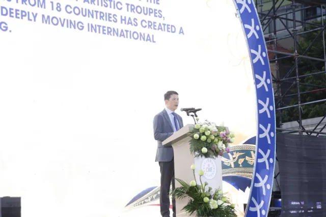 15 quốc gia hội tụ trong lễ hội đường phố "Sắc màu năm châu" tại Hà Nội - Ảnh 3.
