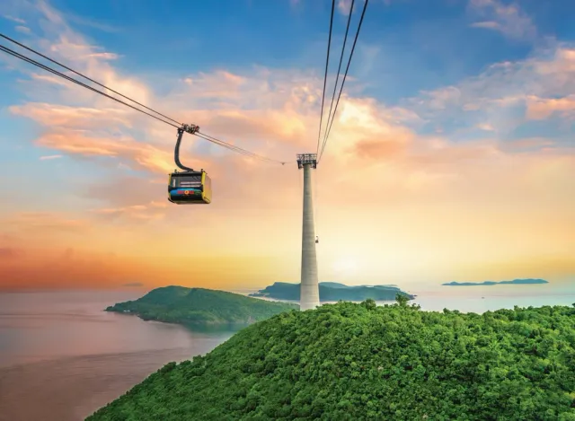 Nine-month tourism revenue tops annual target as Phu Quoc keeps visitors entertained after sunset - Ảnh 1.