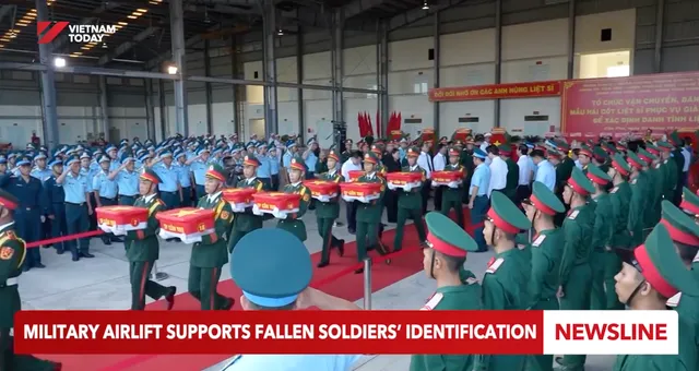 Military airlift supports fallen soldiers identification - Ảnh 1.