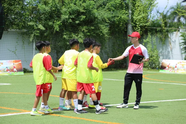 Cầu thủ nhí 2026: Top 32 đối diện vòng loại khắc nghiệt, một nửa thí sinh phải dừng bước - Ảnh 2.