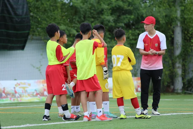 Cầu thủ nhí 2026: Top 32 đối diện vòng loại khắc nghiệt, một nửa thí sinh phải dừng bước - Ảnh 1.