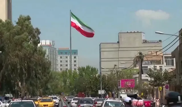 Mỹ và Iran chưa đạt thỏa thuận về eo biển Hormuz - Ảnh 1.
