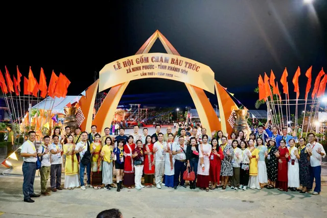 Du lịch miền Trung - Tây Nguyên tìm hướng đi từ tài nguyên bản địa- Ảnh 2. Du lịch miền Trung - Tây Nguyên tìm hướng đi từ tài nguyên bản địa- Ảnh 2.