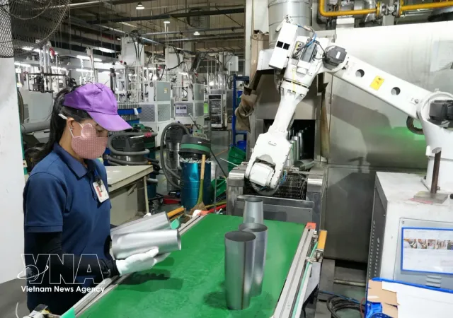Vietnam ties FDI incentives to local supplier commitments - Ảnh 1.